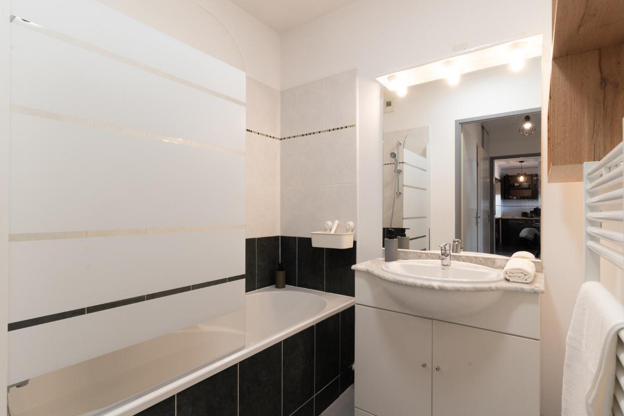 Apartment Le Rubens - 2 - 6 Personnes - Parking - Metro